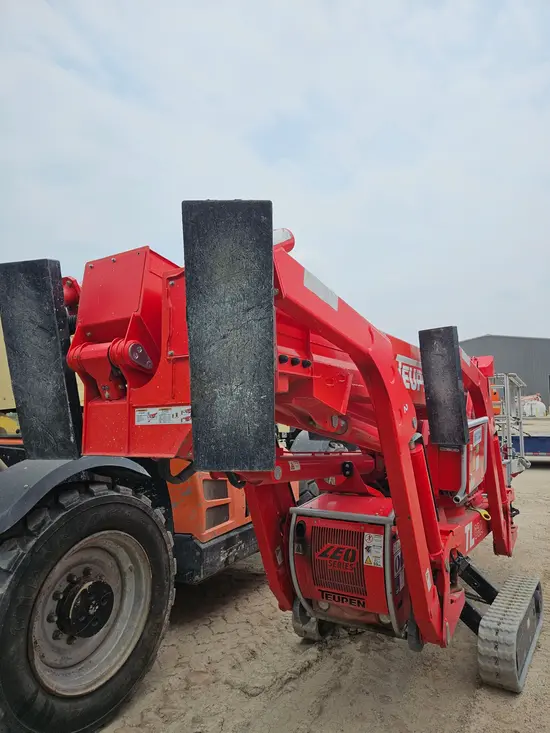 2017 TEUPEN TL63A Boom Lift