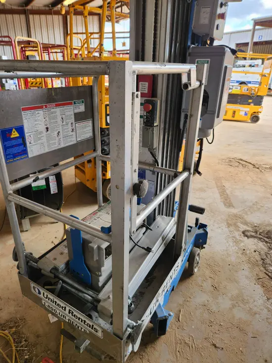 2018 Genie AWP-30SDC Pusharound Lift