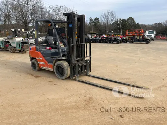 2020 Toyota 8FGU30 Warehouse Forklift