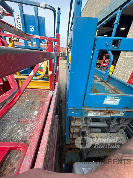 2017 Genie GS-3232 Scissor Lift