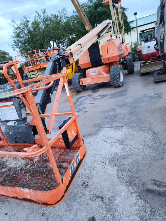 2016 JLG 800AJ Articulating Boom Lift