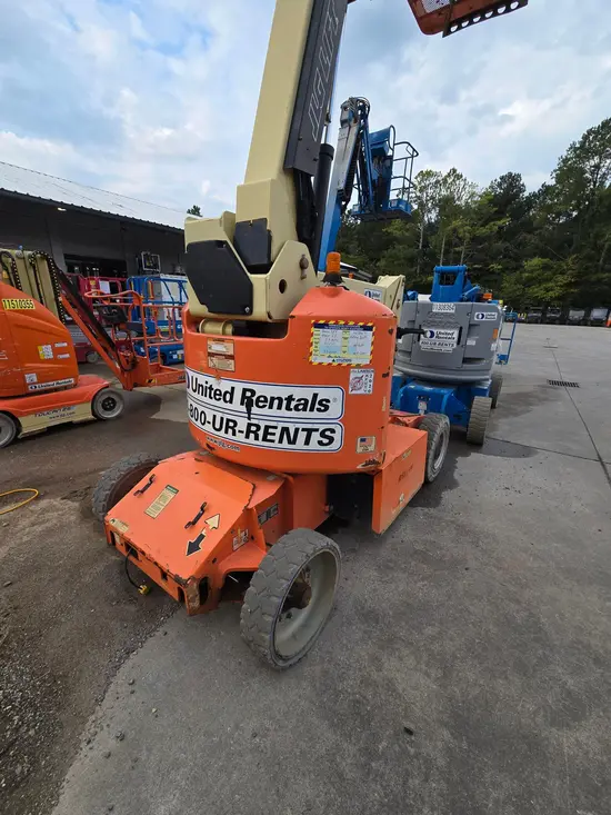 2017 JLG E400AJPN Articulating Boom Lift