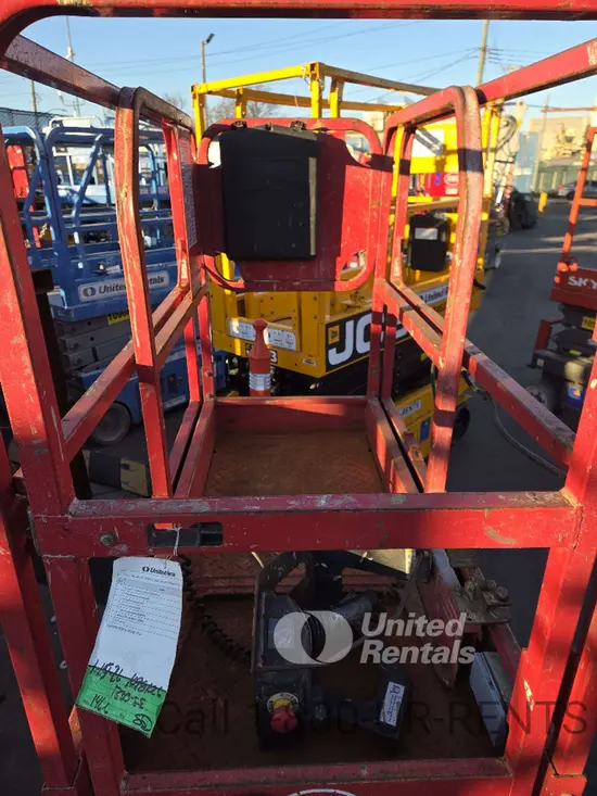 2019 MEC 1330SE Scissor Lift