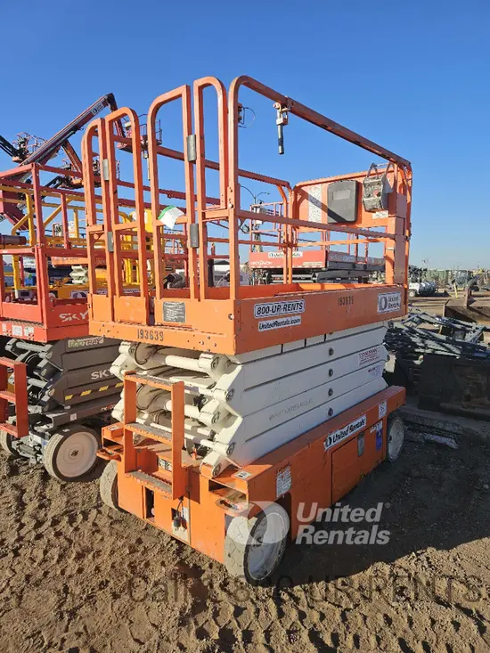 2017 Snorkel S4732E Scissor Lift