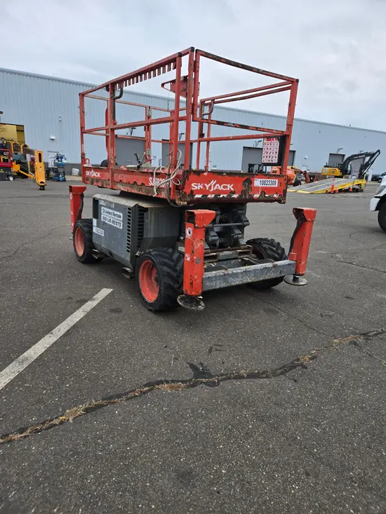 2018 Skyjack SJ6826RT Rough Terrain Scissor Lift