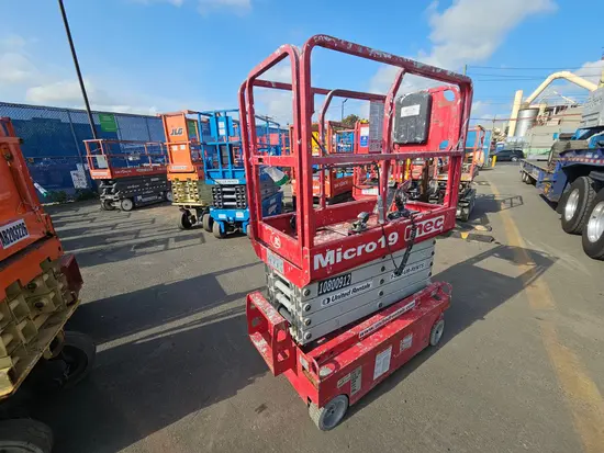 2018 MEC MICRO 19 Scissor Lift