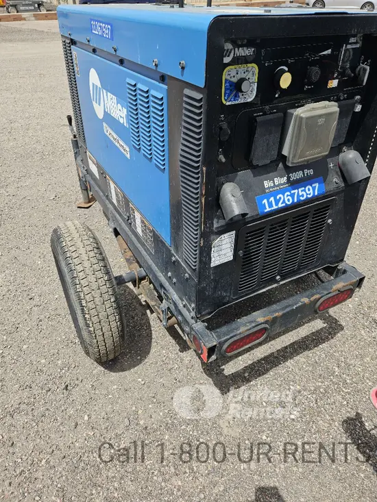 2021 Miller Welders Big Blue 300R Welder