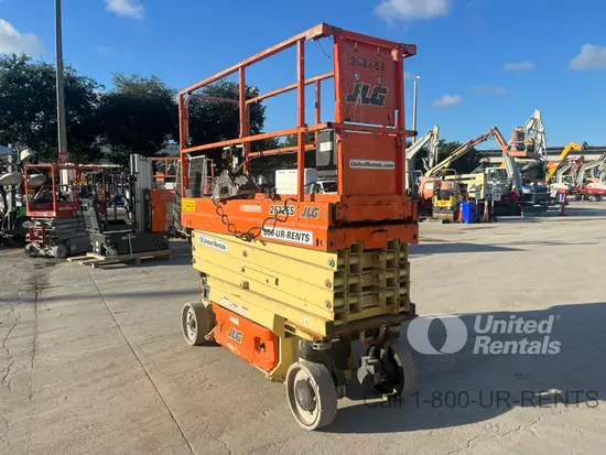 2017 JLG 2632ES Scissor Lift