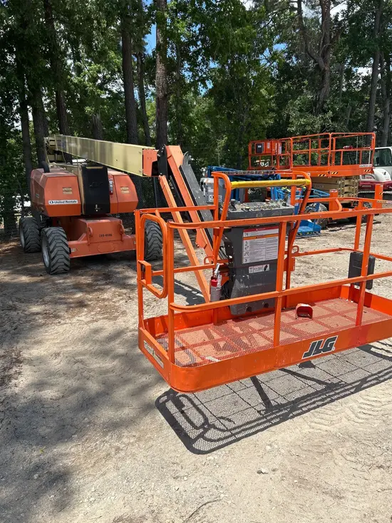 2017 JLG 800AJ Articulating Boom Lift