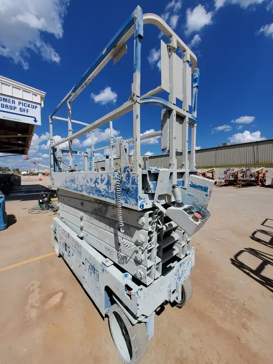 2016 Genie GS-3232 Scissor Lift