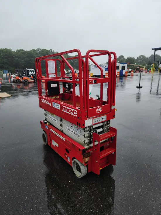 2018 MEC 1930SE Scissor Lift