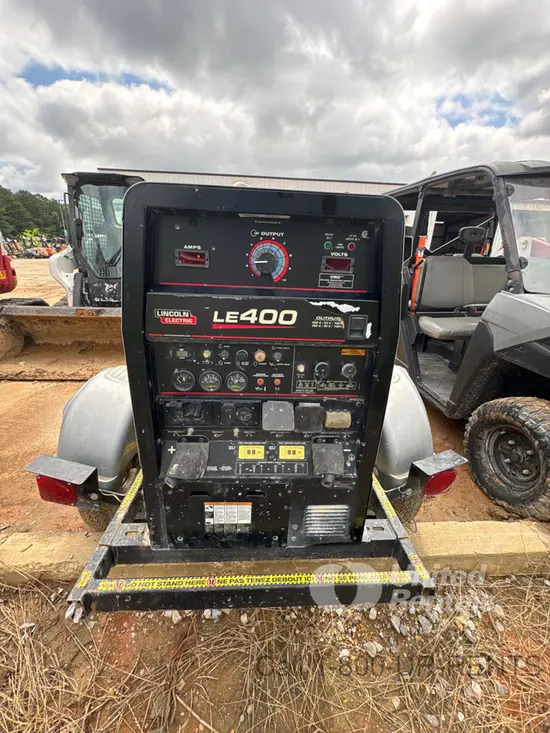 2023 Lincoln Electric LE400 Welder
