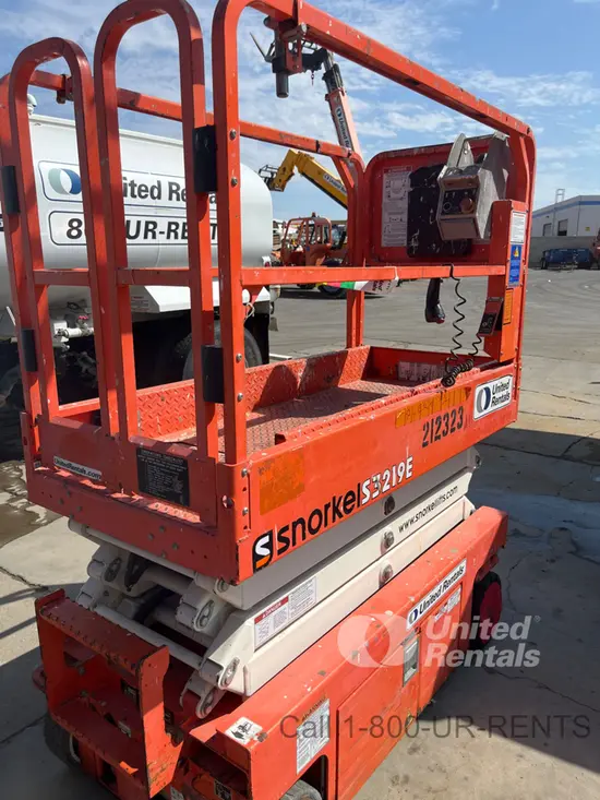 2018 Snorkel S3219E Scissor Lift