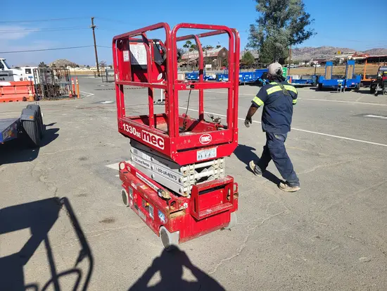 2018 MEC 1330SE Scissor Lift