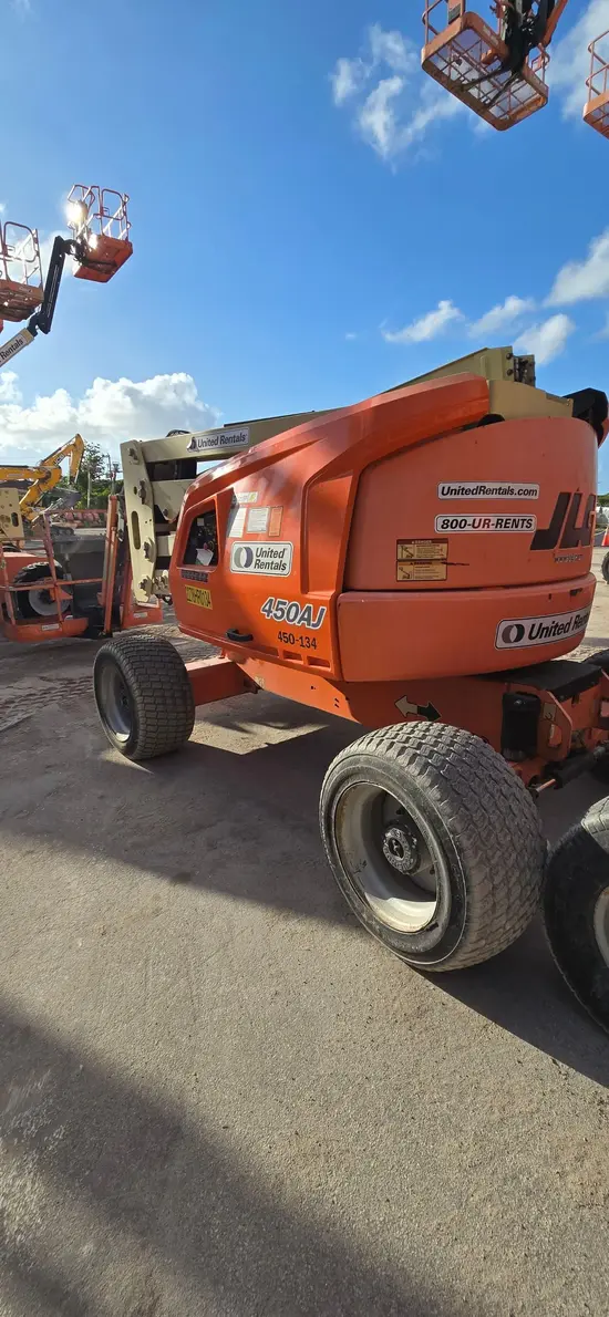 2017 JLG 450AJ Articulating Boom Lift