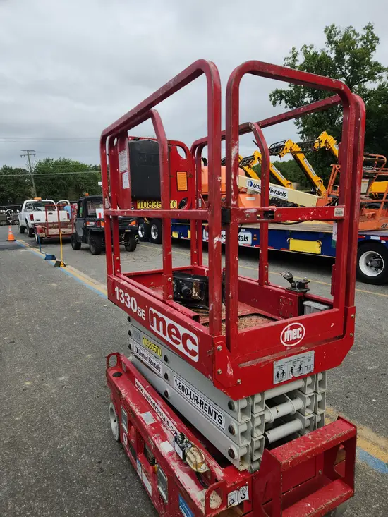 2018 MEC 1330SE Scissor Lift