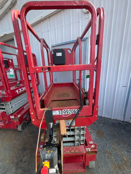 2019 MEC 1330SE Scissor Lift