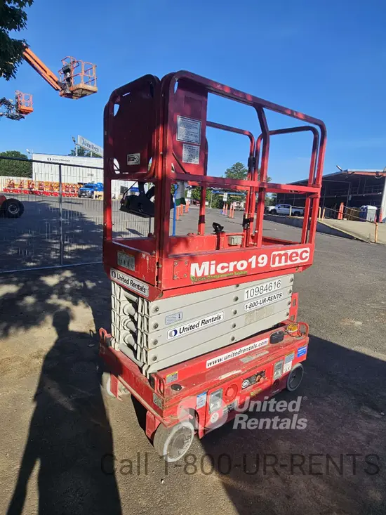 2019 MEC MICRO 19 Scissor Lift