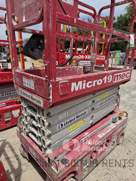 2018 MEC MICRO 19 Scissor Lift