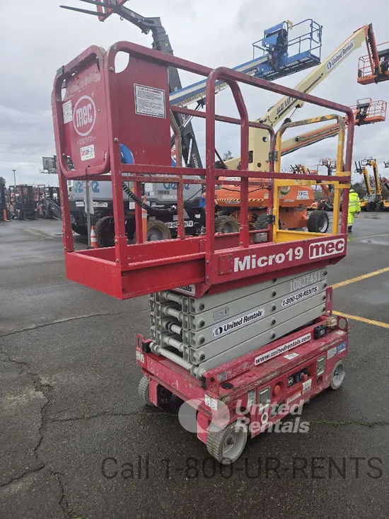 2018 MEC MICRO 19 Scissor Lift