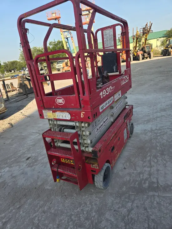 2017 MEC 1930SE Scissor Lift