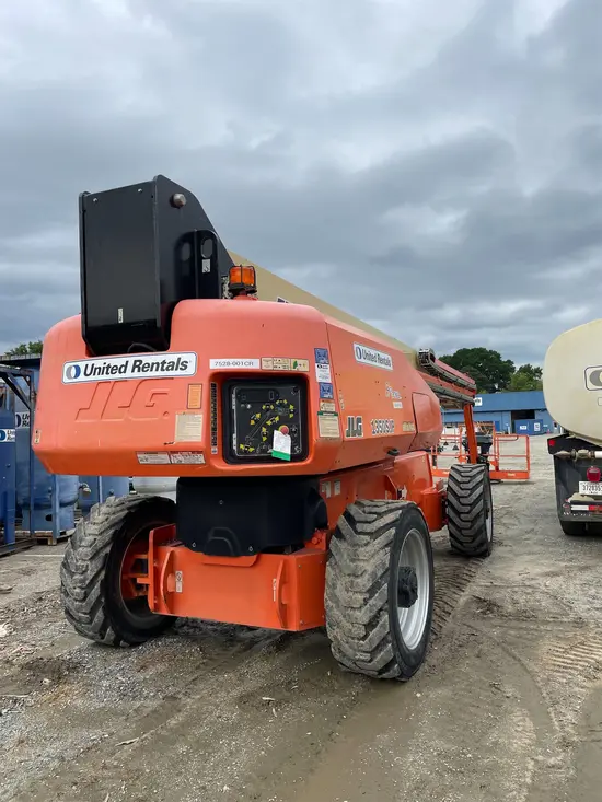 2011 JLG 1350SJP Boom Lift