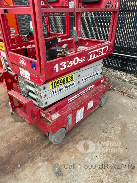 2017 MEC 1330SE Scissor Lift