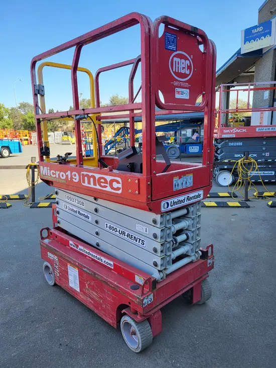 2019 MEC MICRO 19 Scissor Lift