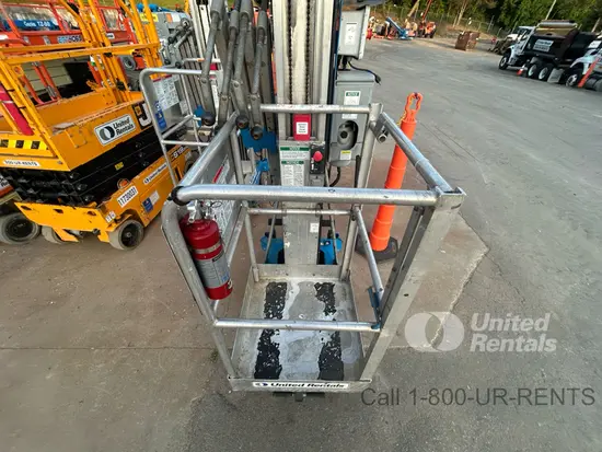 2018 Genie AWP-30SDC Pusharound Lift