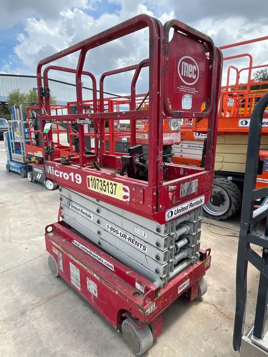2018 MEC MICRO 19 Scissor Lift