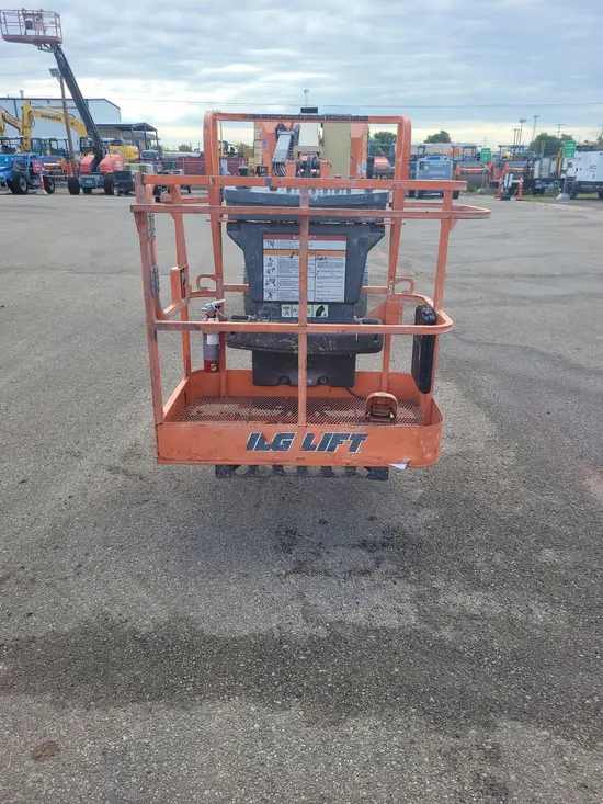 2015 JLG E300AJP Articulating Boom Lift