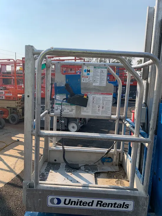 2017 Genie GR-20 Self-Propelled One-Person Lift