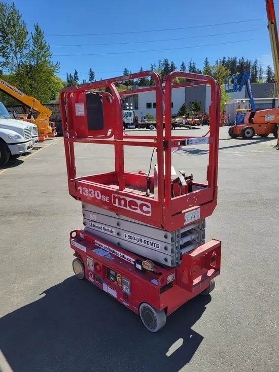 2018 MEC 1330SE Scissor Lift
