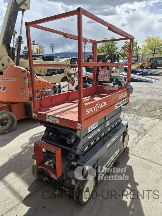 2018 MEC 1330SE Scissor Lift