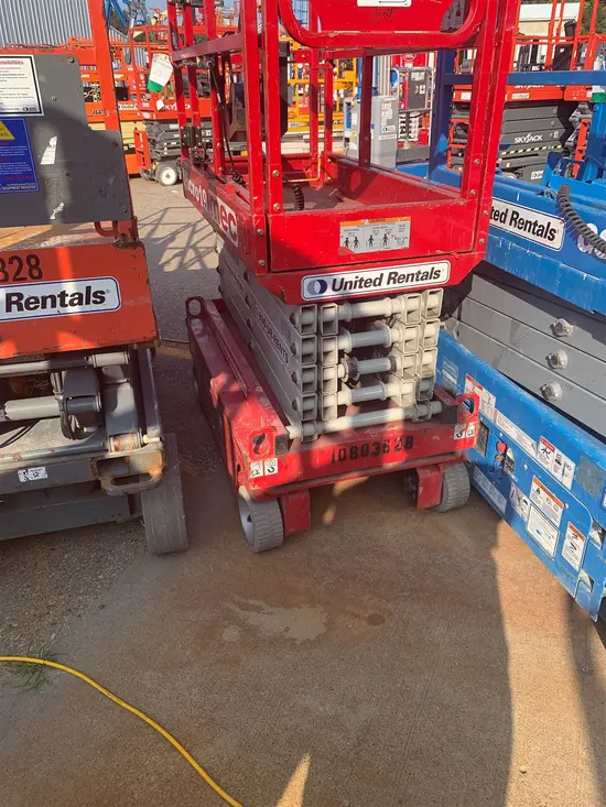 2018 MEC MICRO 19 Scissor Lift