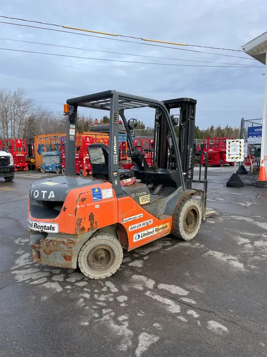 2019 Toyota 8FGU30 Warehouse Forklift