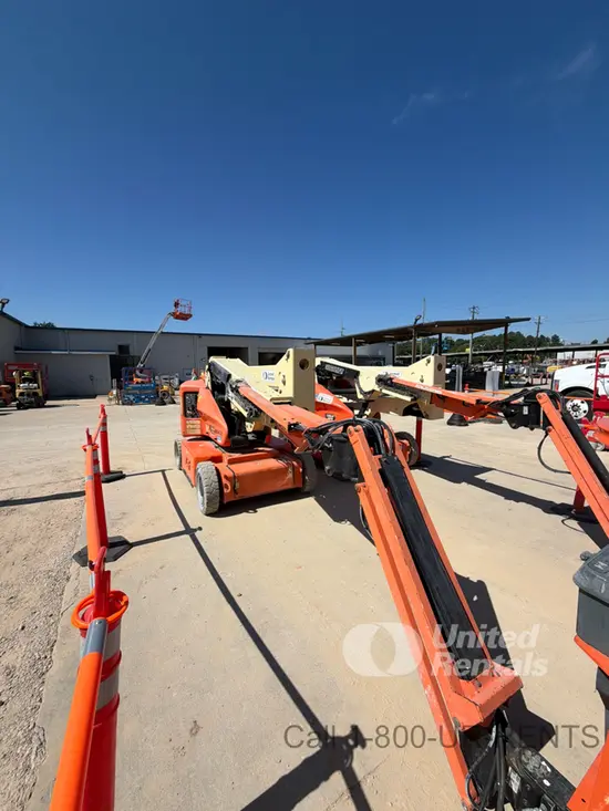 2013 JLG E400AJPN Articulating Boom Lift