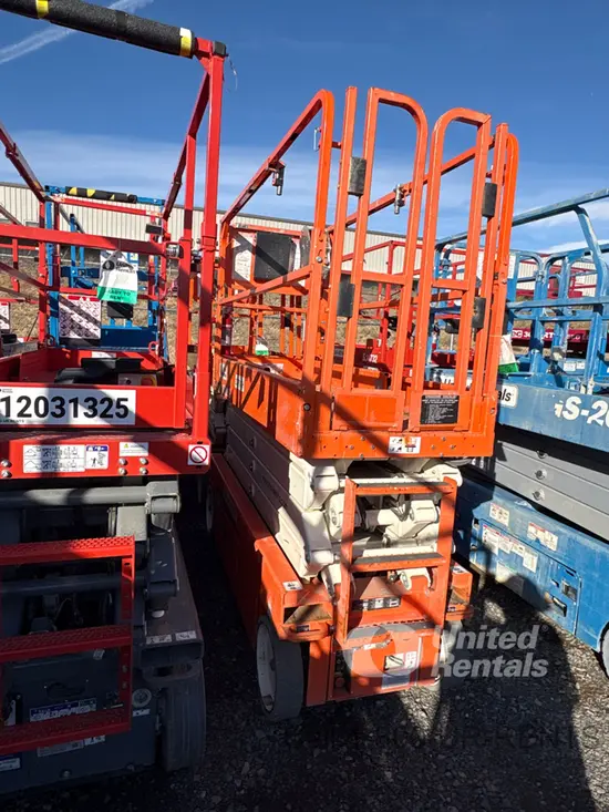 2019 Snorkel S3226E Scissor Lift
