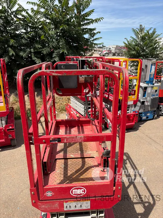 2019 MEC MICRO 19 Scissor Lift
