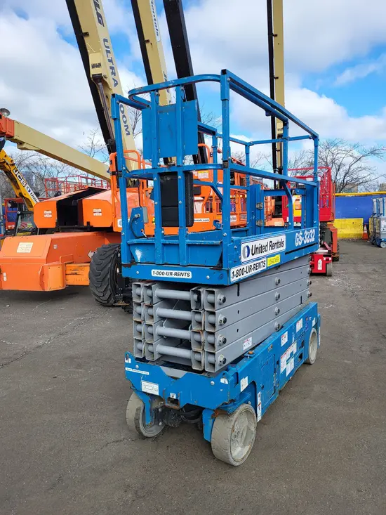 2017 Genie GS-3232 Scissor Lift