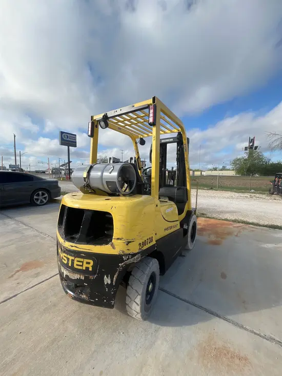 2022 HYSTER H50XT Warehouse Forklift