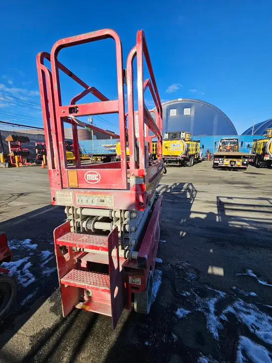 2018 MEC 1930SE Scissor Lift