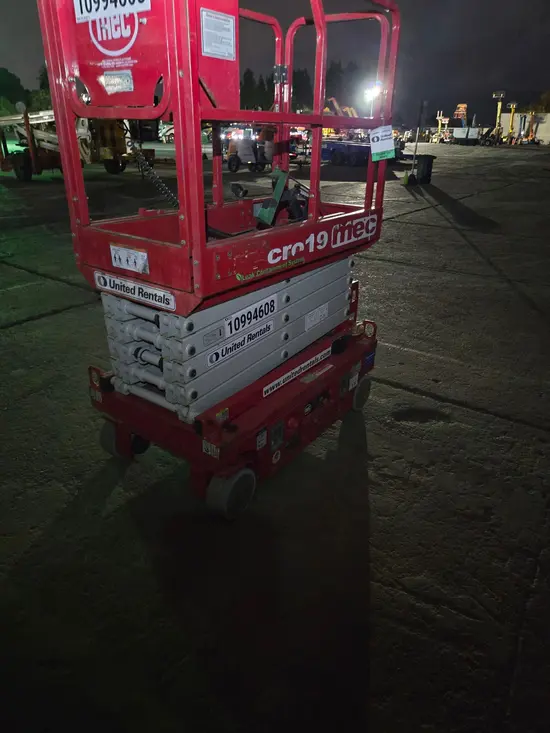 2019 MEC MICRO 19 Scissor Lift