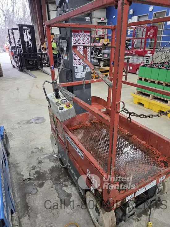 2017 Skyjack SJ12 Self-Propelled One-Person Lift