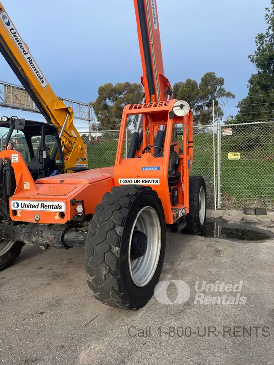 2018 SKYTRAK 8042 Forklift