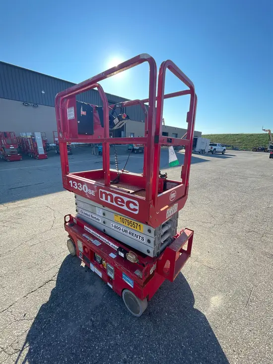 2018 MEC 1330SE Scissor Lift