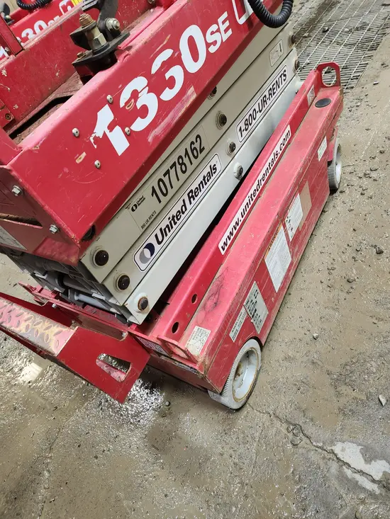 2018 MEC 1330SE Scissor Lift