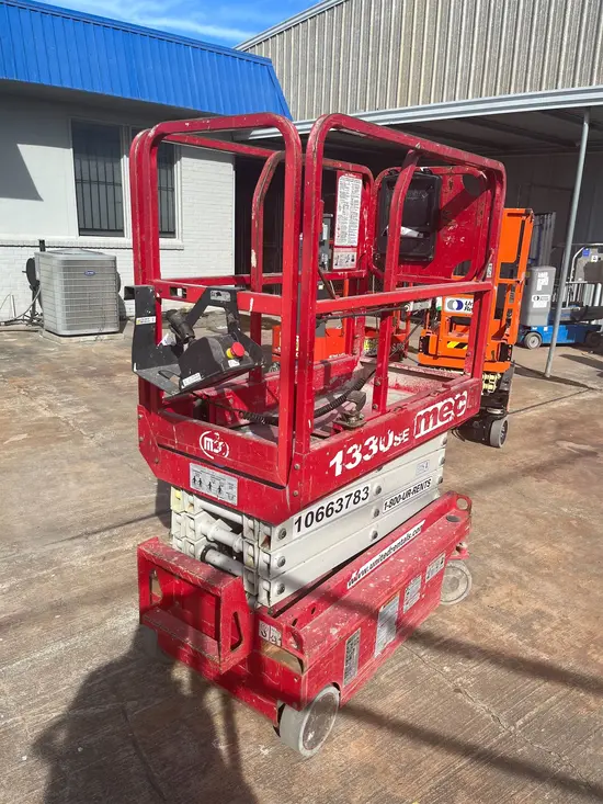 2017 MEC 1330SE Scissor Lift