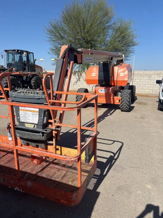 2017 JLG 800AJ Articulating Boom Lift