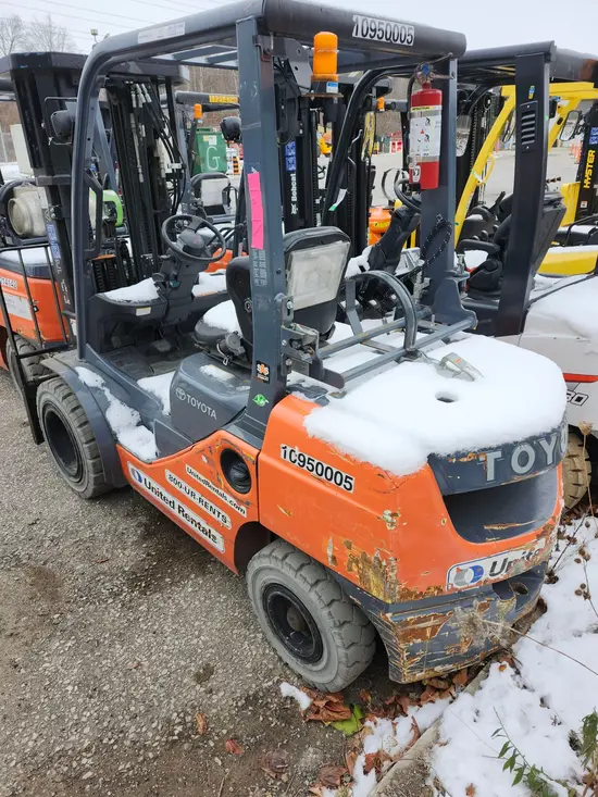 2019 Toyota 8FGU30 Warehouse Forklift
